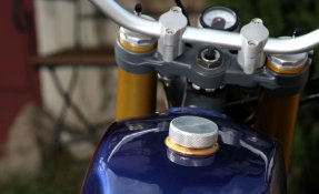 Kawasaki W650 Préparation Tracker - Scrambler - Age of Glory - Egerie Moto