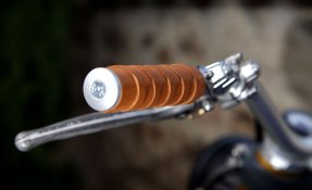 Kawasaki W650 Préparation Tracker - Scrambler - Age of Glory - Egerie Moto