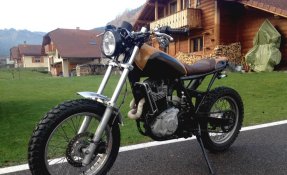 Suzuki 600 DR café racer Scrambler