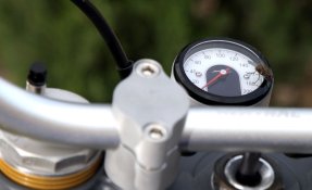 Kawasaki W650 Préparation Tracker - Scrambler - Age of Glory - Egerie Moto